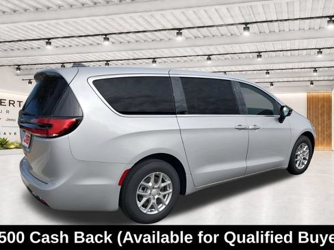 New 2026 Chrysler Pacifica Select FWD image 12
