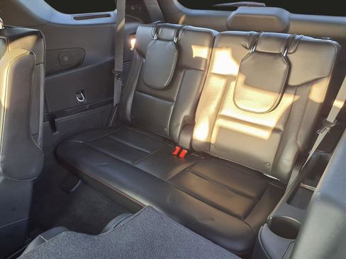 Used 2025 Ford Explorer ST image 23