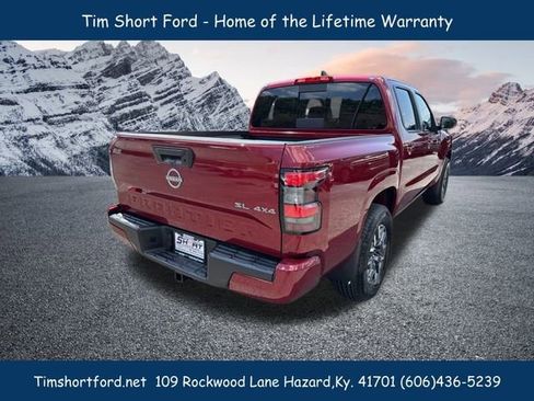 Used 2024 Nissan Frontier SL image 3