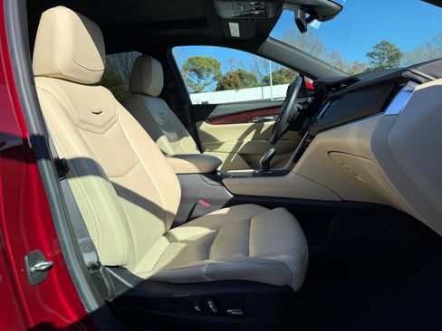 Used 2017 Cadillac XT5 Luxury w/ Driver Awareness Package image 13