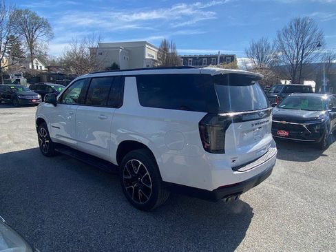 New 2026 Chevrolet Suburban RST w/ Comfort Package AWD/4WD image 4