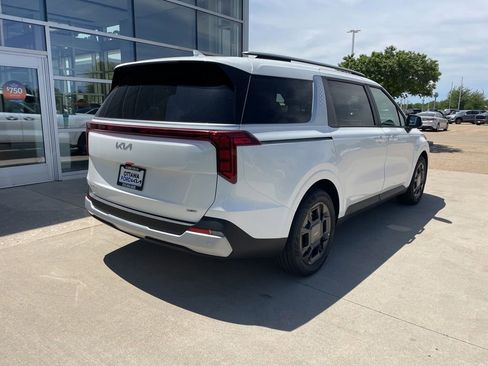 New 2026 Kia Carnival EX FWD image 5