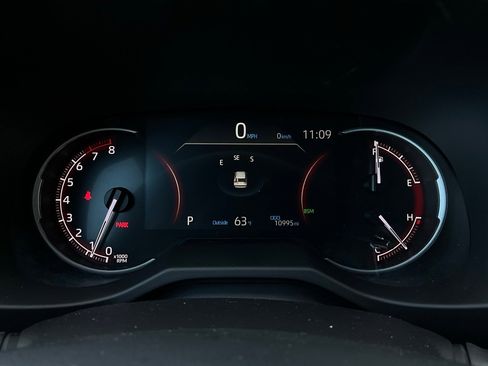 Used 2025 Toyota RAV4 XLE image 38