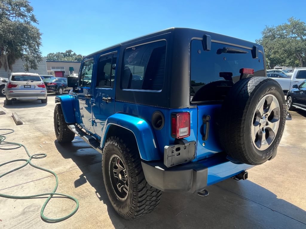 Used 2016 Jeep Wrangler Unlimited Sahara w/ Max Tow Package AWD/4WD image 4