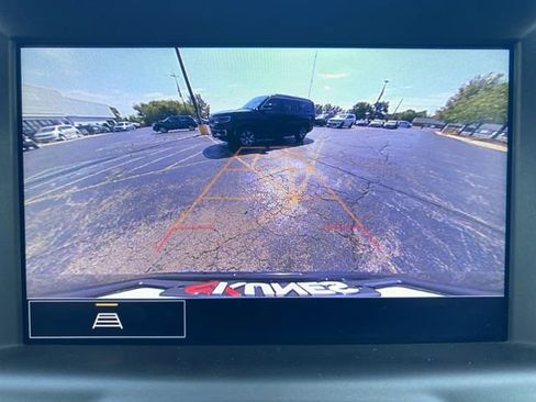 Used 2024 GMC Terrain SLT image 39