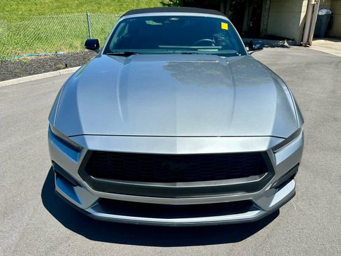 Used 2025 Ford Mustang Premium RWD image 5