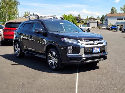 Used 2022 Mitsubishi Outlander Sport SE AWD/4WD image 3