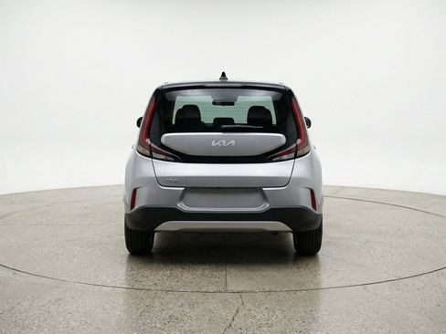 Used 2025 Kia Soul LX w/ LX Technology Package FWD image 7