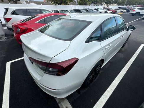 Used 2025 Honda Civic Sport image 3