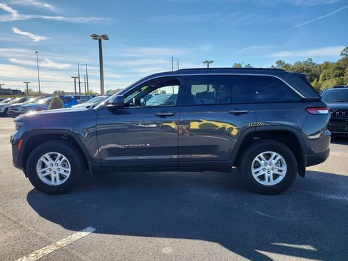 Used 2025 Jeep Grand Cherokee Laredo w/ MOPAR Finishing Package image 7