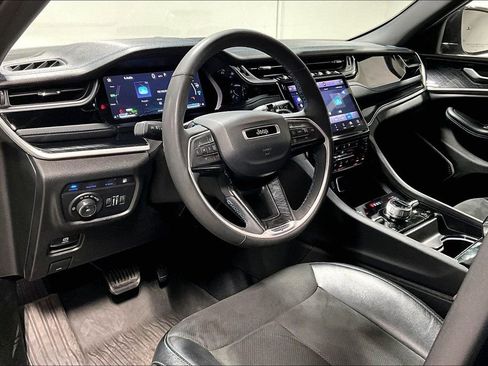 Used 2024 Jeep Grand Cherokee Trailhawk image 16