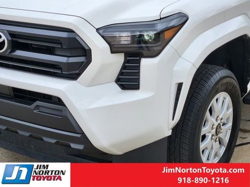 Used 2025 Toyota Tacoma SR image 10