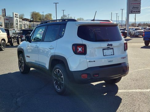 Used 2023 Jeep Renegade Trailhawk image 5