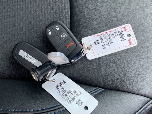 New 2026 Jeep Compass Latitude image 41