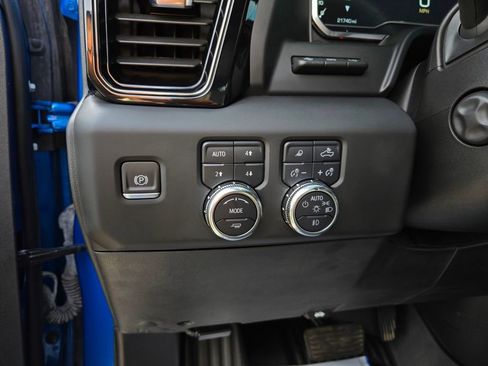 Used 2024 GMC Sierra 1500 AT4 w/ Technology Package AWD/4WD image 16