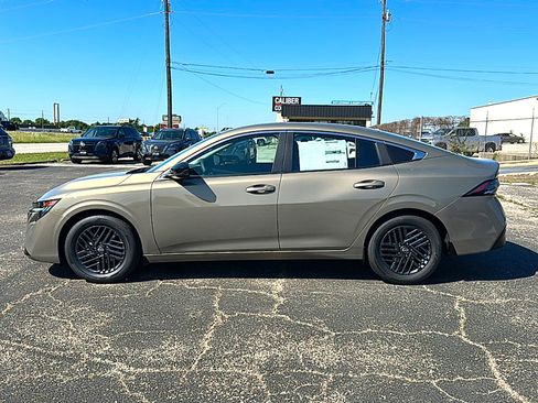 New 2026 Nissan Sentra SV w/ SV Convenience Package FWD image 5