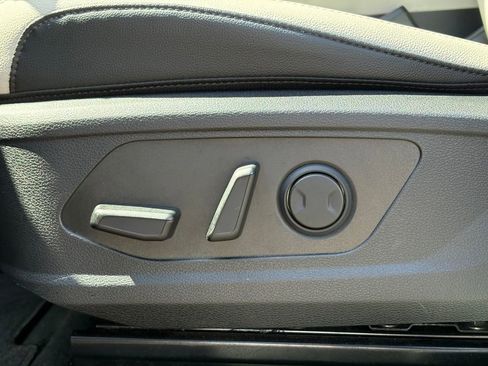 Used 2025 Kia Sportage EX w/ Premium Package image 12