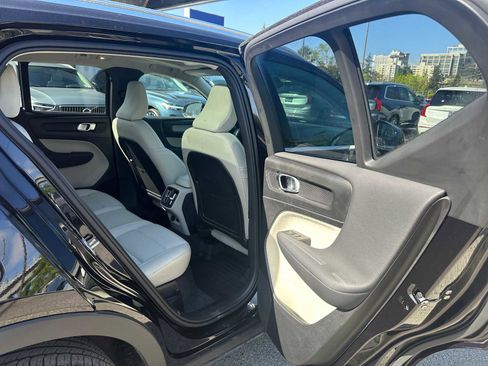 Used 2025 Volvo XC40 B5 Plus w/ Protection Package Premier AWD/4WD image 13