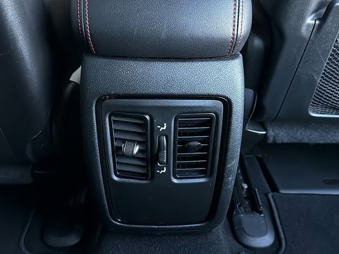 Used 2025 Dodge Durango GT AWD/4WD image 29