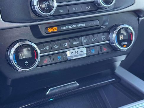 Used 2022 Ford F350 Platinum image 24