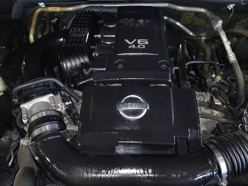 Used 2017 Nissan Frontier SV image 30