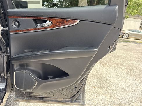 Used 2019 Lincoln Nautilus Reserve FWD image 31