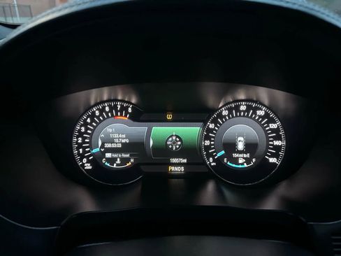 Used 2016 Ford Explorer Platinum image 31