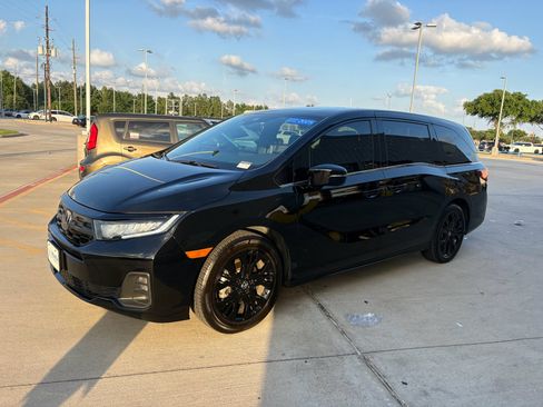 Certified 2025 Honda Odyssey Sport-L image 4