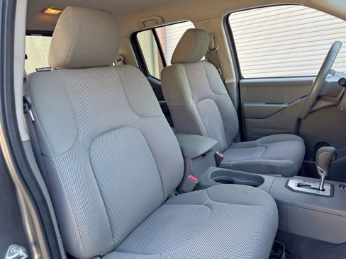 Used 2020 Nissan Frontier SV w/ Midnight Edition Floor Mats RWD image 30