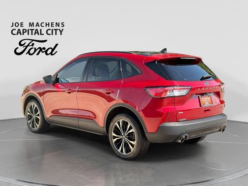 Used 2022 Ford Escape SE w/ SE Sport Appearance Package AWD/4WD image 7