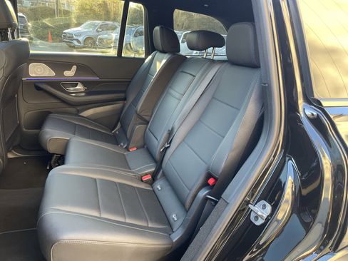 Certified 2025 Mercedes-Benz GLS 450 4MATIC image 41