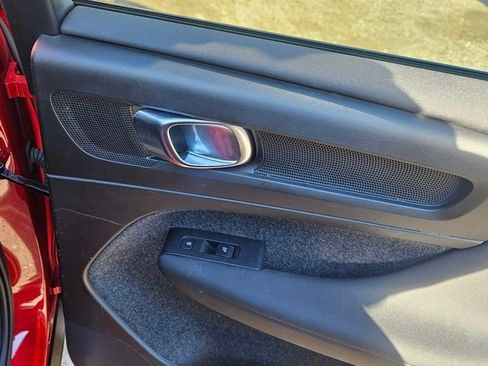 Certified 2023 Volvo C40 P8 Recharge Ultimate image 9