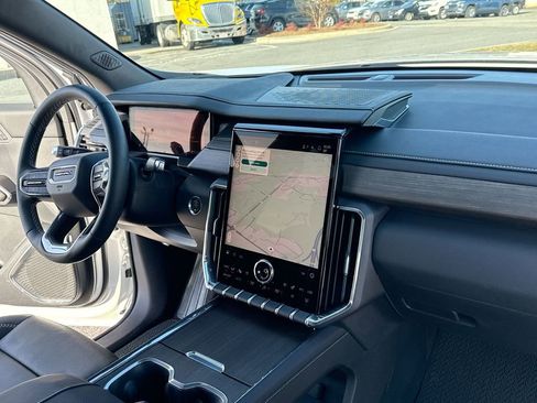 Certified 2024 GMC Acadia Denali image 28