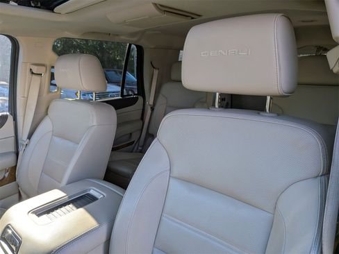 Used 2017 GMC Yukon Denali w/ Open Road Package image 15