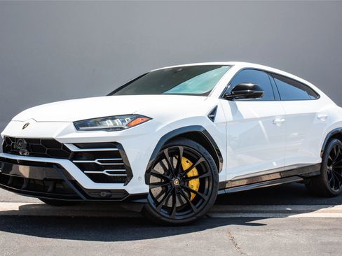 Used 2020 Lamborghini Urus image 1