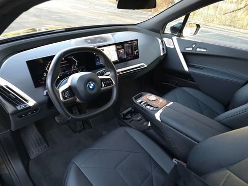 Used 2023 BMW iX M60 image 2