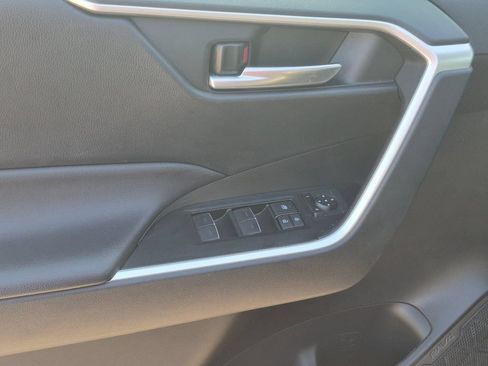 Used 2023 Jeep Renegade Latitude AWD/4WD image 7