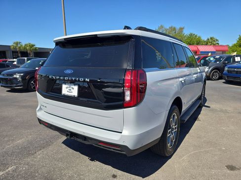 Used 2025 Ford Expedition Active image 4