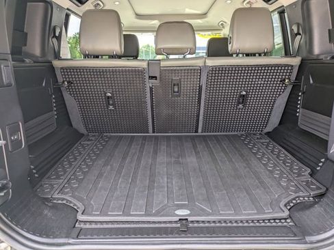 Used 2020 Land Rover Defender 110 SE image 7