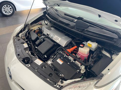 Used 2015 Toyota Prius Four image 22