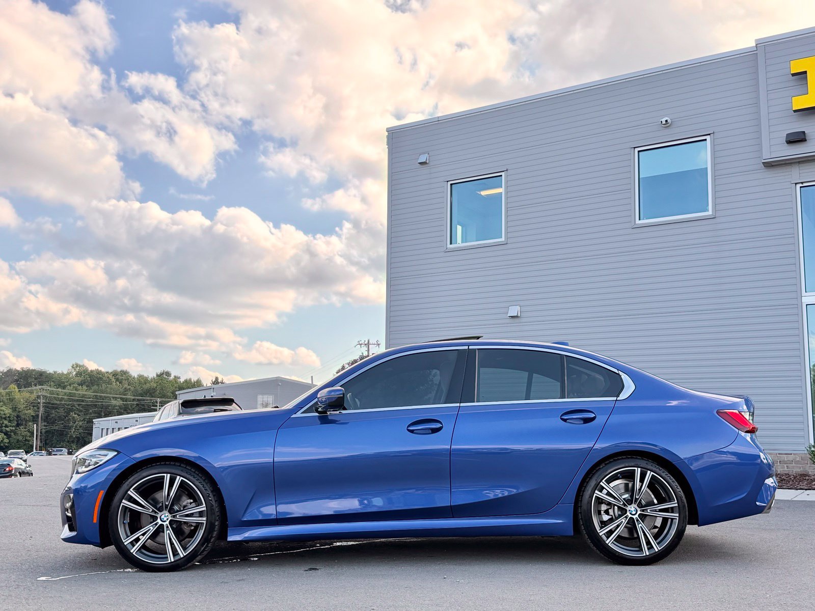 Used 2022 BMW 330i Sedan w/ M Sport Package RWD image 20