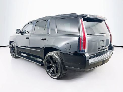 Used 2018 Cadillac Escalade Platinum image 4