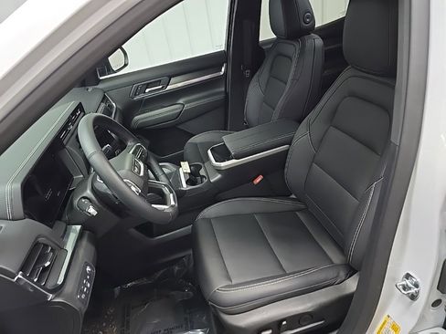 Used 2025 GMC Terrain Elevation w/ Elevation Premium Package image 31