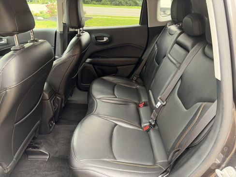 Used 2019 Jeep Compass Limited AWD/4WD image 13
