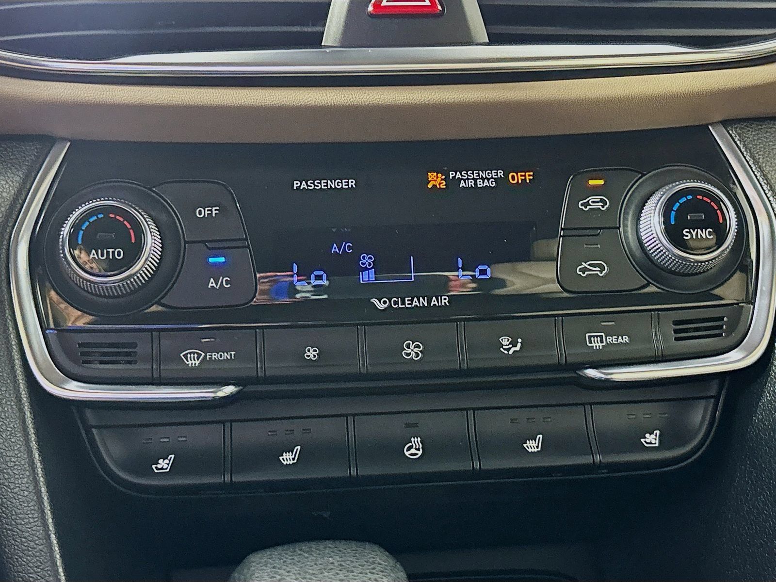 Used 2020 Hyundai Santa Fe Limited FWD image 16