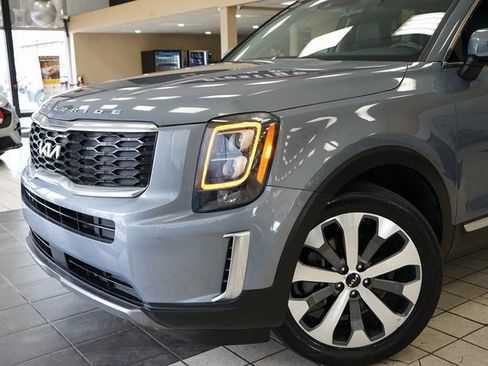 Used 2022 Kia Telluride EX w/ EX Premium Package image 23