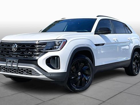 Used 2026 Volkswagen Atlas Cross Sport SE image 1