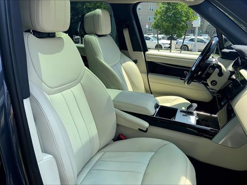 Certified 2025 Land Rover Range Rover SE AWD/4WD image 8