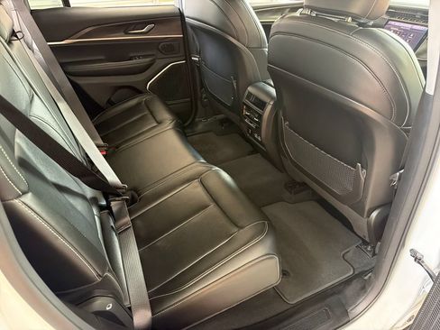 Used 2022 Jeep Grand Cherokee Limited RWD image 33