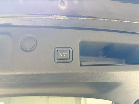 Used 2020 Chevrolet Equinox LT image 37